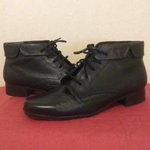 Liz Baker Women's Black ankle boots